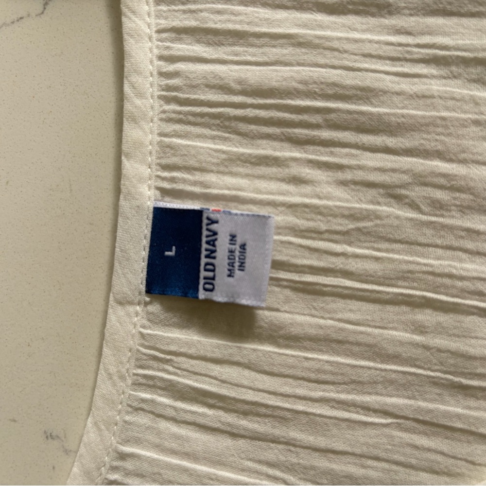 Old Navy White Blouse with Blue and Yellow Embroidery - Picture 4 of 4